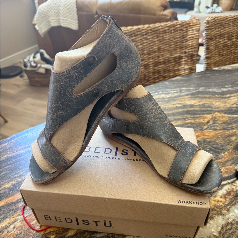 Bed|Stu Women's dark gray Soto Sandals Sz 10